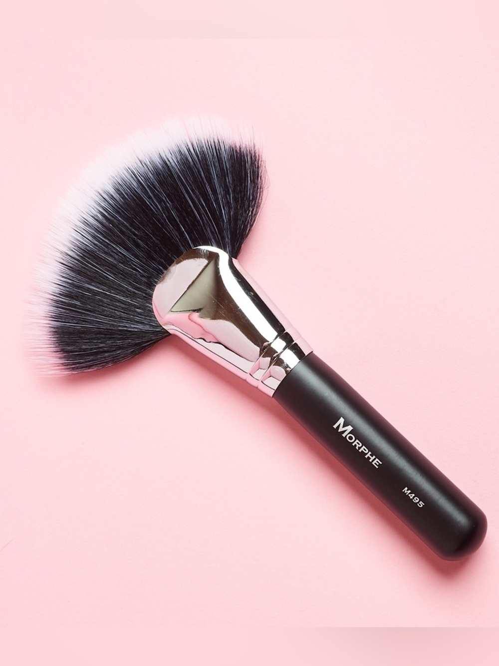 Morphe Black & Silver Fan Brush M495